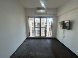 2 BHK Apartment For Rent in Chandak Cornerstone, Worli