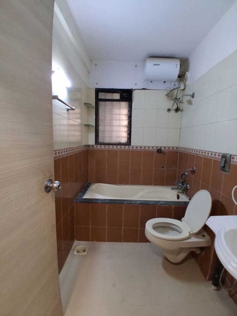 Bathroom, samartha-aangan 3 Bedroom 1550 Sq.Ft. Apartment In Andheri West Mumbai 10450719