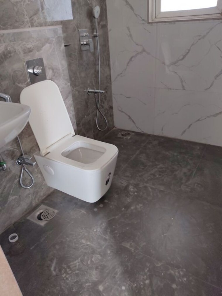 Bathroom, samartha-aangan 3 Bedroom 1550 Sq.Ft. Apartment In Andheri West Mumbai 10450719