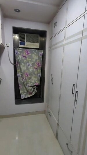 Furnished Amenities in 2 BHK Apartment at Sheth Clarion, Borivali East – for Rent