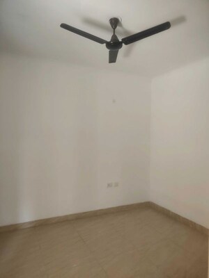 Room in 2 BHK Apartment at Gaur City 2 - 14th Avenue, Sector 16c Greater Noida – for Sale