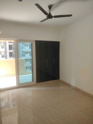 Room in 2 BHK Apartment at Gaur City 2 - 14th Avenue, Sector 16c Greater Noida – for Sale
