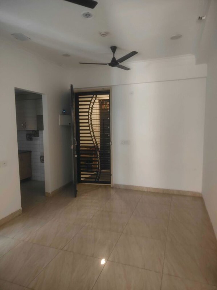 Room, gaur-city-2-14th-avenue 2 Bedroom 955 Sq.Ft. Apartment In Sector 16c Greater Noida Greater Noida 10450747