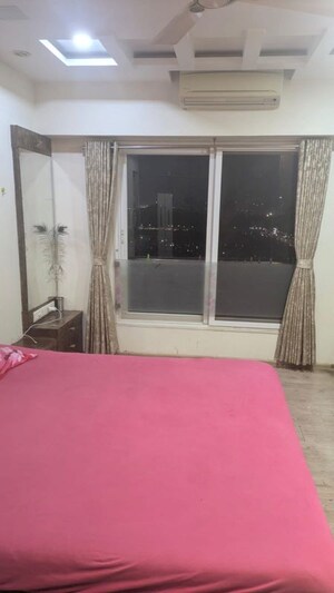 Room in 2 BHK Apartment at Kanakia Paris, Bandra East – for Rent