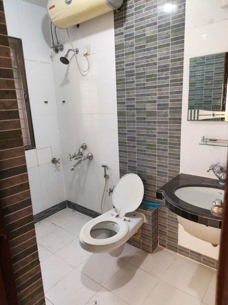 Bathroom, ghp-trinity 2 Bedroom 900 Sq.Ft. Apartment In Powai Mumbai 10450787
