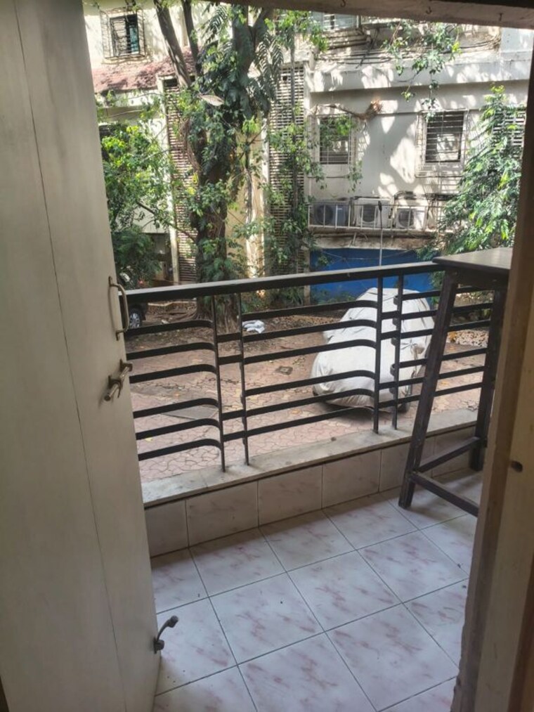 Balcony, sunny-side-apartment 3 Bedroom 1200 Sq.Ft. Apartment In Andheri West Mumbai 10450812