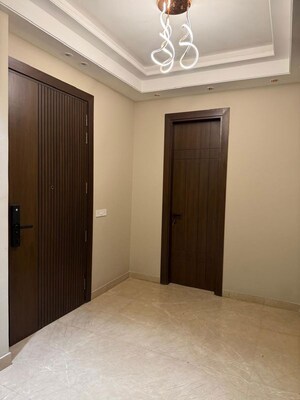 Room in 3 BHK Apartment at Microtek Greenburg, Sector 86 – for Sale