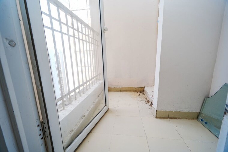 Balcony, ajnara-le-garden-phase-ii 2 Bedroom 925 Sq.Ft. Apartment In Sector 16b Greater Noida Greater Noida 10450823