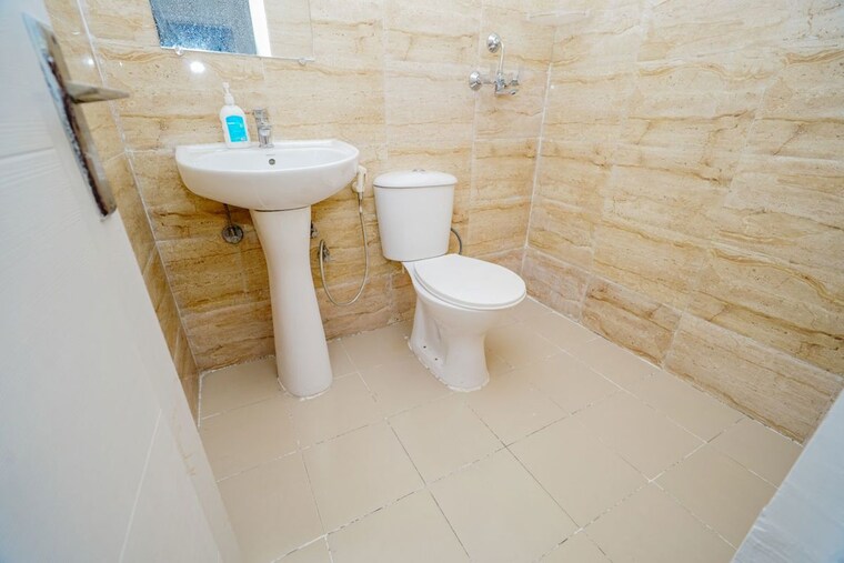 Bathroom, ajnara-le-garden-phase-ii 2 Bedroom 925 Sq.Ft. Apartment In Sector 16b Greater Noida Greater Noida 10450823