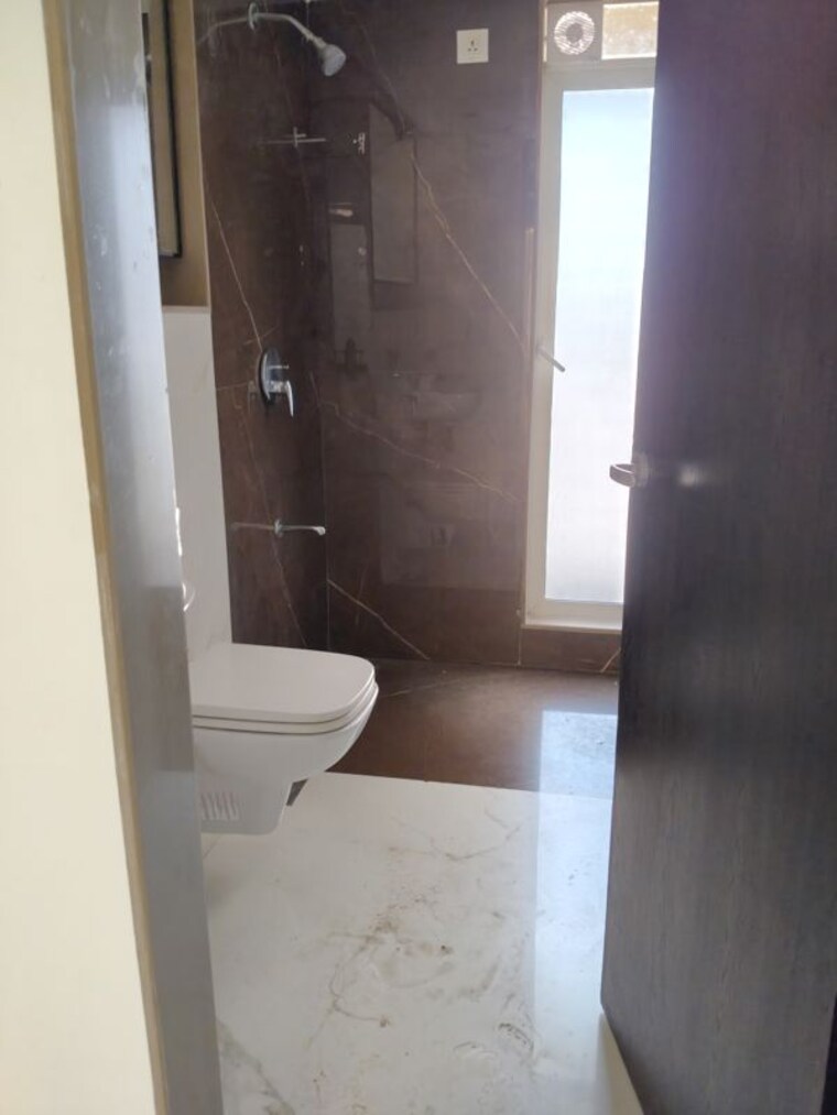 Bathroom, rna-ng-eclat 2 Bedroom 866 Sq.Ft. Apartment In Andheri West Mumbai 10450824
