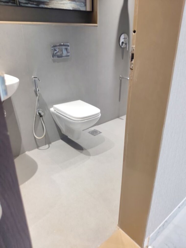 Bathroom, rna-ng-eclat 2 Bedroom 866 Sq.Ft. Apartment In Andheri West Mumbai 10450824