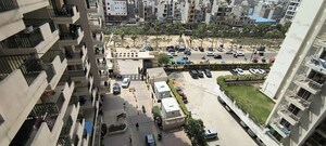 Team Area in 2 BHK Apartment at Gaur City 2 - 14th Avenue, Sector 16c Greater Noida – for Sale