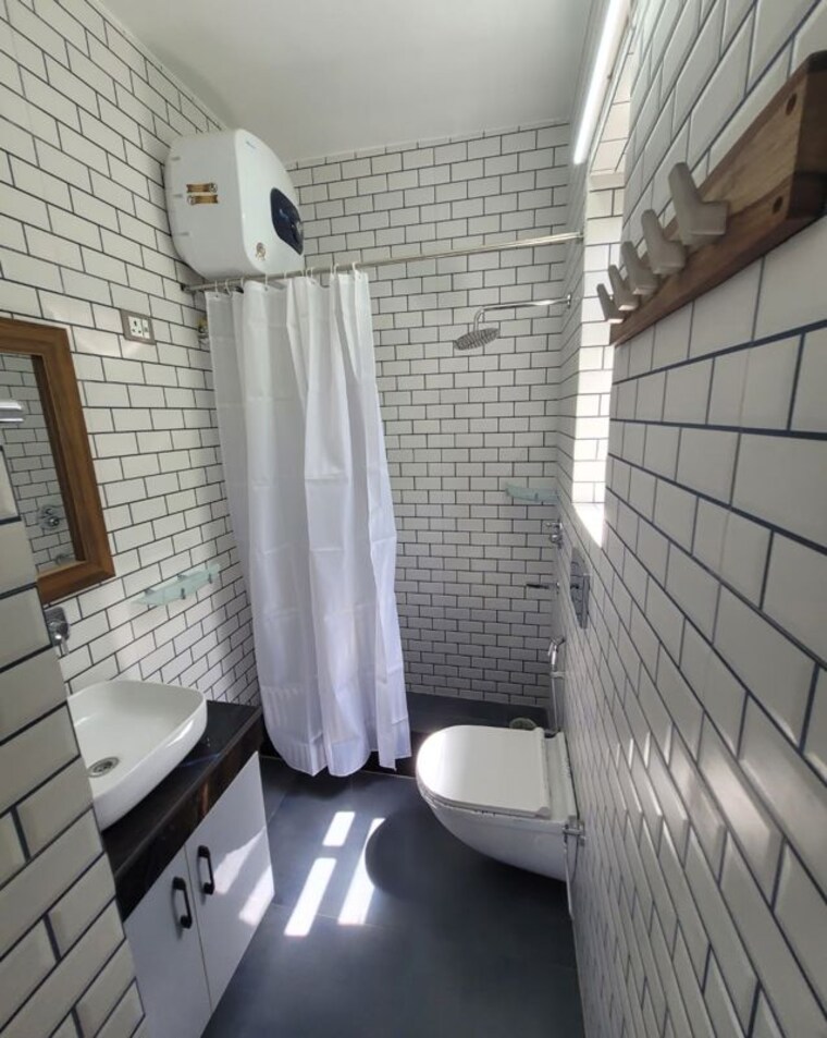Bathroom, dwarka 3 Bedroom 1600 Sq.Ft. Apartment In Dwarka Delhi 10450869