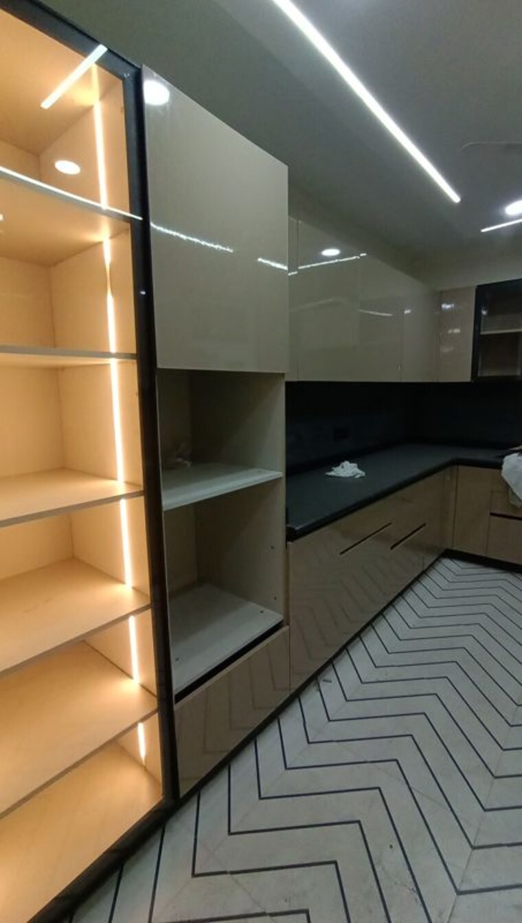 Kitchen, nehru place 3.5 Bedroom 260 Sq.Yd. Builder Floor In Nehru Place Delhi 10450865