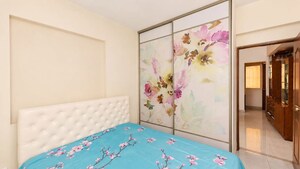 Room in 3 BHK Apartment at Nagarjuna Green Ridge, Hsr Layout – for Rent