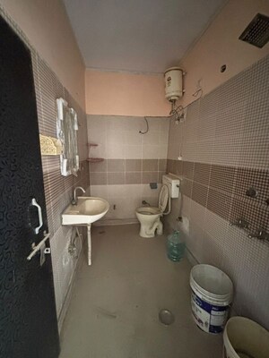 Bathroom in 2 BHK Builder Floor at Ramesh Nagar – for Rent
