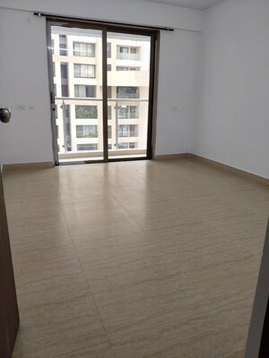 Room in 3 BHK Apartment at Samartha Aangan, Andheri West – for Rent