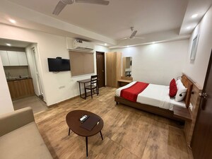 Team Area in 1 BHK Builder Floor at Sector 45 – for Rent