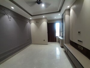 Room in 3 BHK Builder Floor at Sector 85 – for Sale