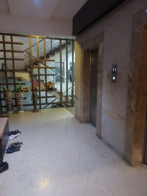 Room in 5 BHK Builder Floor at P S Residency, Sarat Bose Road – for Sale