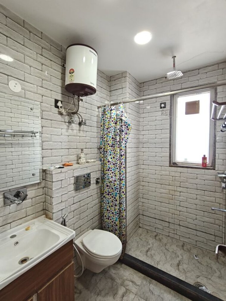 Bathroom, sector 42 1 Bedroom 650 Sq.Ft. Builder Floor In Sector 42 Gurgaon 10450956