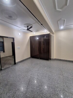 Room in 2 BHK Independent House at Sector 31 – for Rent