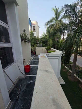 4 BHK + Servant Room 3200 Sq.Ft. Apartment in Eldeco Residency Greens