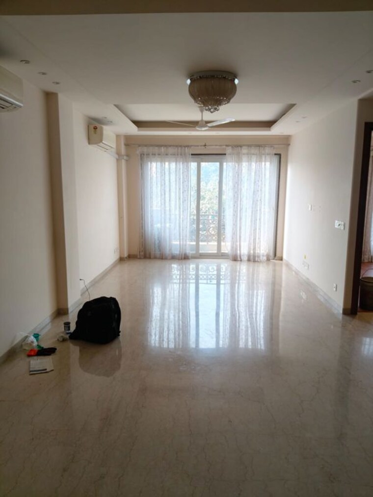 Living Room, jawahar nagar 4 Bedroom 325 Sq.Yd. Builder Floor In Jawahar Nagar Delhi 10450981