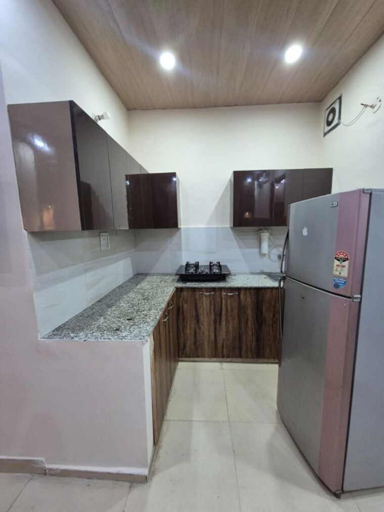 Kitchen, ramesh nagar 1 Bedroom 50 Sq.Yd. Builder Floor In Ramesh Nagar Delhi 10450975