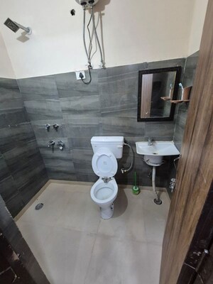 Bathroom in 1 BHK Builder Floor at Ramesh Nagar – for Rent