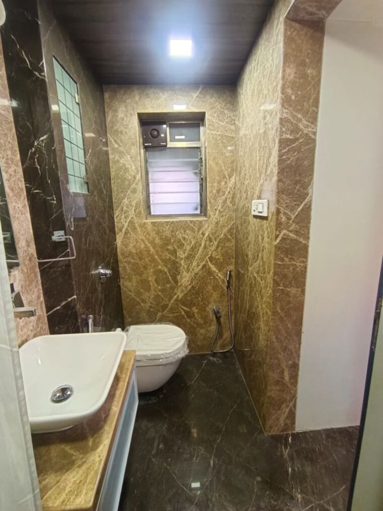 Bathroom, sabari-shikhar 3 Bedroom 1220 Sq.Ft. Apartment In Chembur Mumbai 10450996