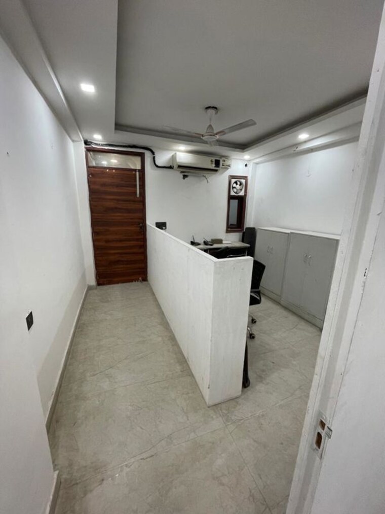 Bathroom, khirki extension Commercial Office Space 250 Sq.Yd. In Khirki Extension Delhi 10450953