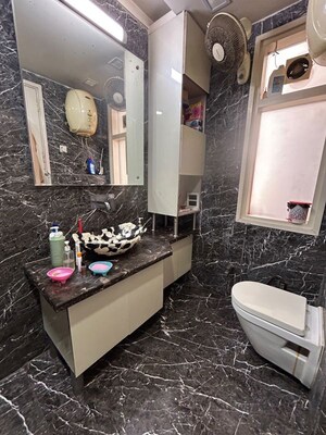 Team Area in 3 BHK Builder Floor at Ram Vihar – for Sale
