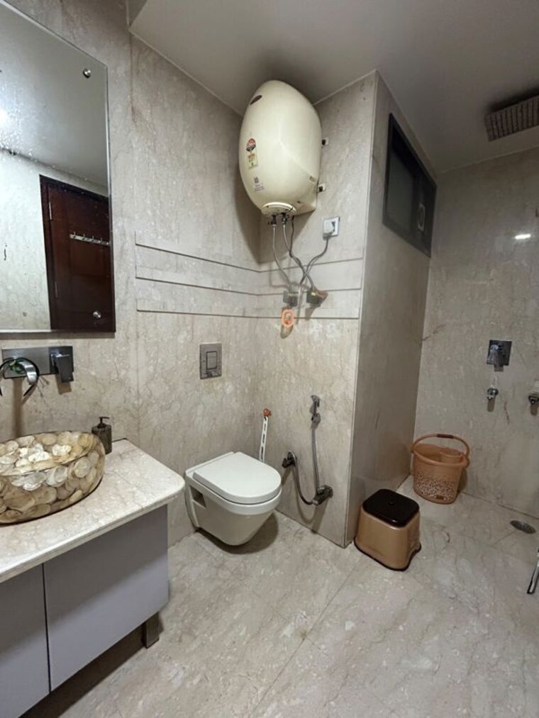 Bathroom, ram vihar 3 Bedroom 1900 Sq.Ft. Builder Floor In Ram Vihar Delhi 10450984