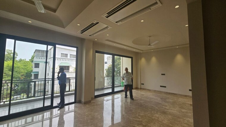  Parking, lajpat nagar ii 1 Bedroom 100 Sq.Yd. Builder Floor In Lajpat Nagar ii Delhi 10451016