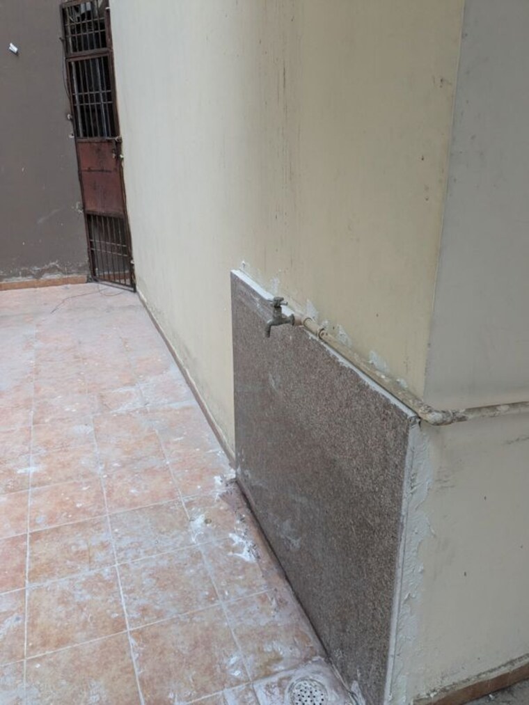 Balcony, central-town 3 Bedroom 1835 Sq.Ft. Apartment In Vip Road Zirakpur 10451112