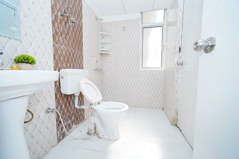 Bathroom, galaxy-plaza-greater-noida 3.5 Bedroom 1410 Sq.Ft. Apartment In Sector 4 Greater Noida Greater Noida 10451104