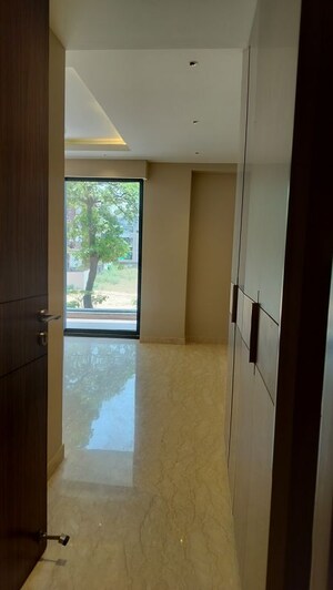 Room in  Builder Floor at Ansal API Versalia, Sector 67a – for Sale