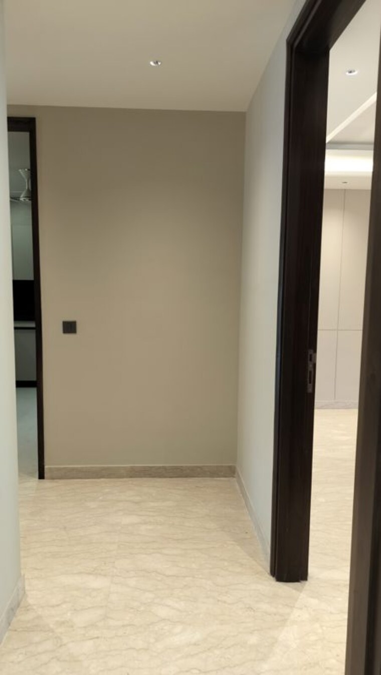 Room, ansal-api-versalia  2700 Sq.Ft. Builder Floor In Sector 67a Gurgaon 10451089