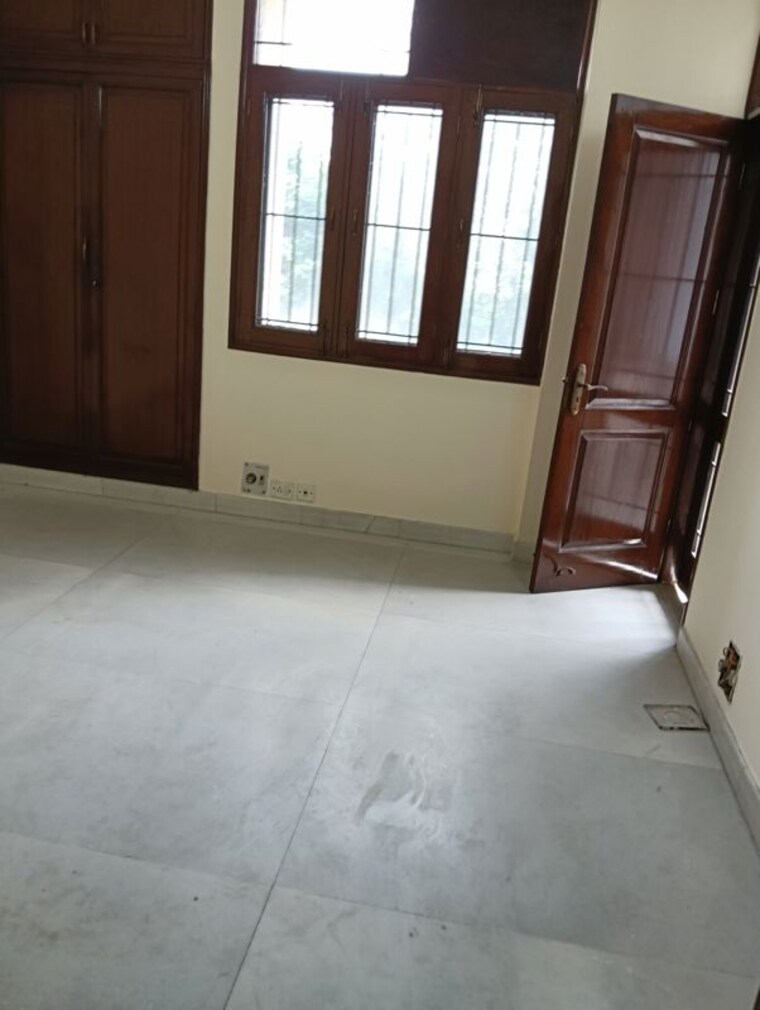 Room, sector 62 3.5 Bedroom 2200 Sq.Ft. Apartment In Sector 62 Noida 10451147