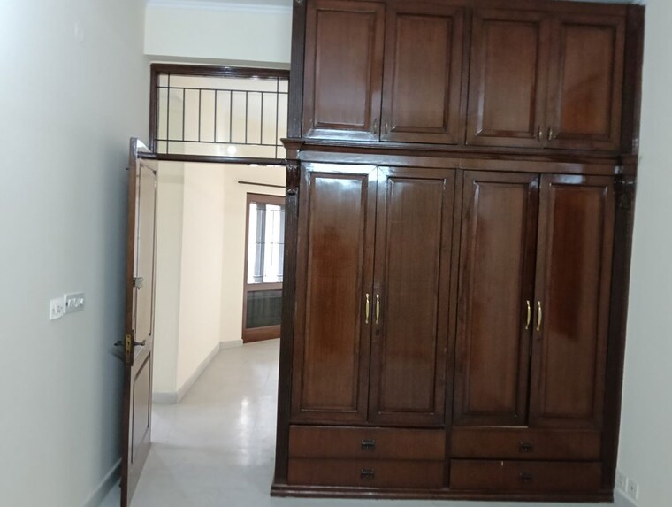 Room, sector 62 3.5 Bedroom 2200 Sq.Ft. Apartment In Sector 62 Noida 10451147