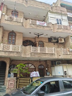 2 BHK + Study Room Builder Floor For Rent in Lajpat Nagar 4