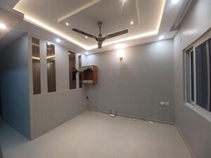 Room in 2 BHK Apartment at Godrej Aqua, International Airport Road – for Rent