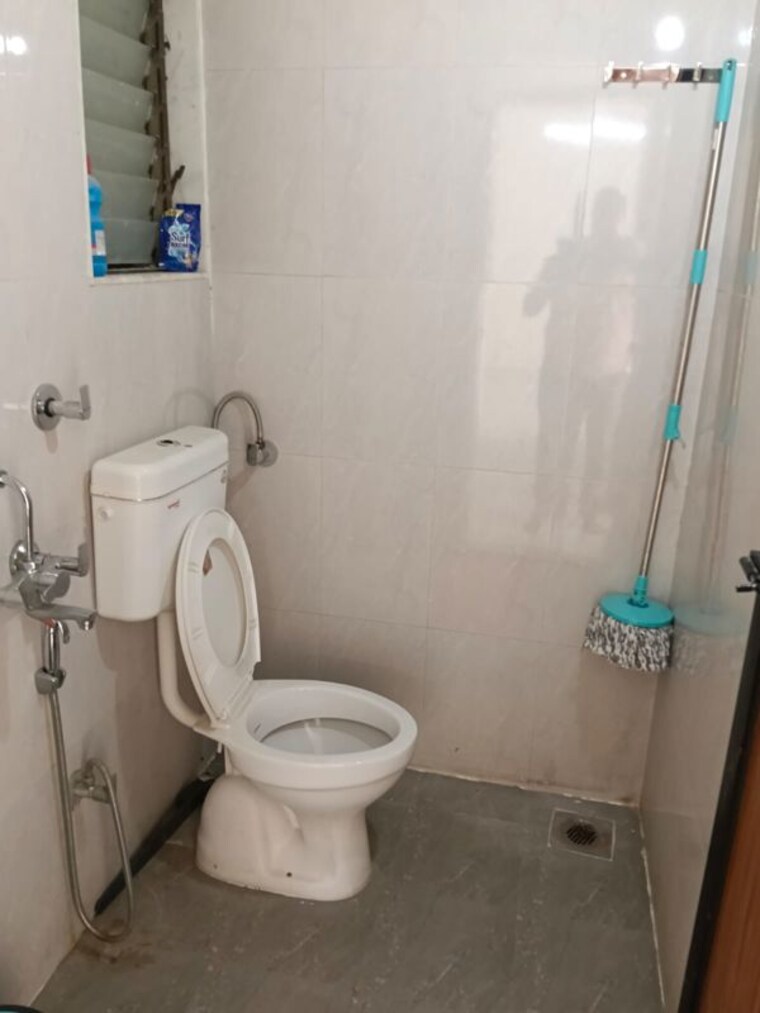 Bathroom, vishwakamal-apartment-lower-parel 1 Bedroom 400 Sq.Ft. Apartment In Lower Parel Mumbai 10451193