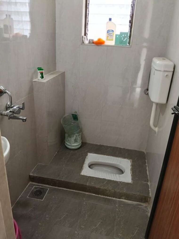 Bathroom, vishwakamal-apartment-lower-parel 1 Bedroom 400 Sq.Ft. Apartment In Lower Parel Mumbai 10451193