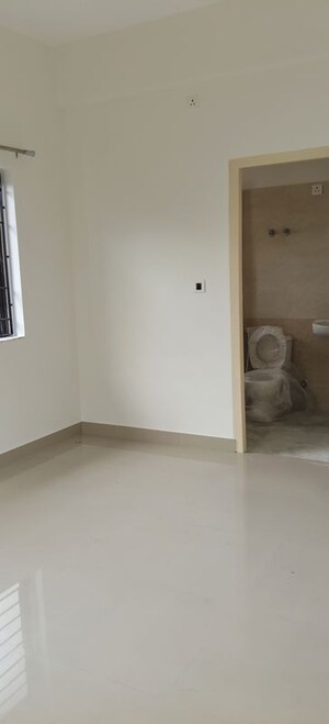 Room in 4 BHK Apartment at Sreepally – for Rent
