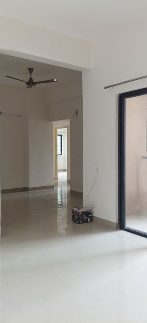 Room in 4 BHK Apartment at Sreepally – for Rent