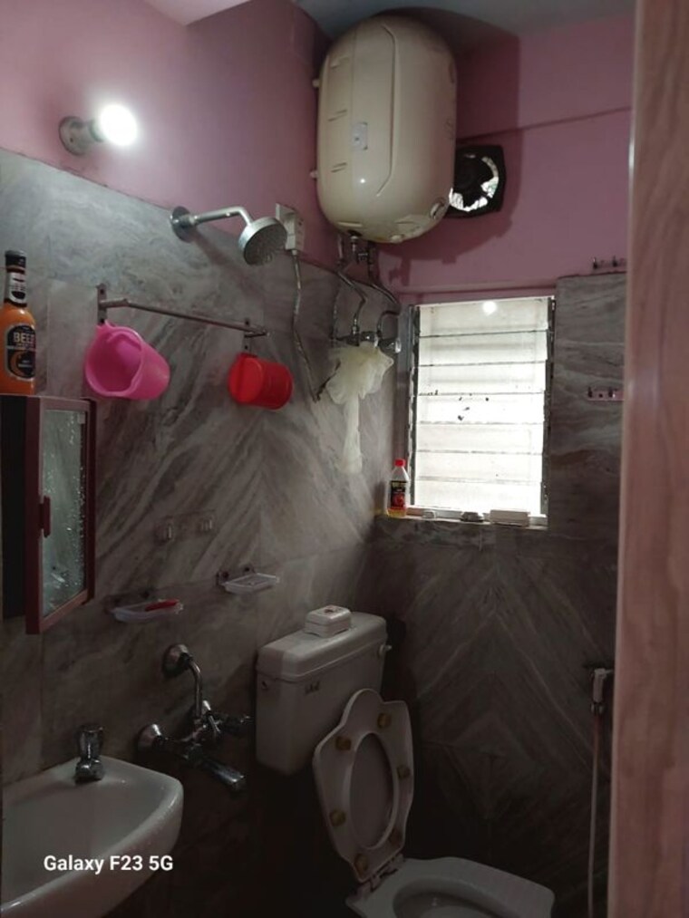 Bathroom, bhowanipore 1.5 Bedroom 509 Sq.Ft. Apartment In Bhowanipore Kolkata 10449055