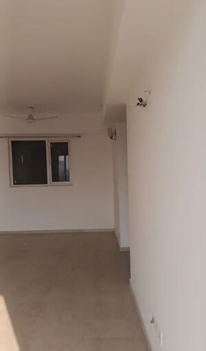 2 BHK Apartment For Rent in Umang Winter Hills, Sector 77