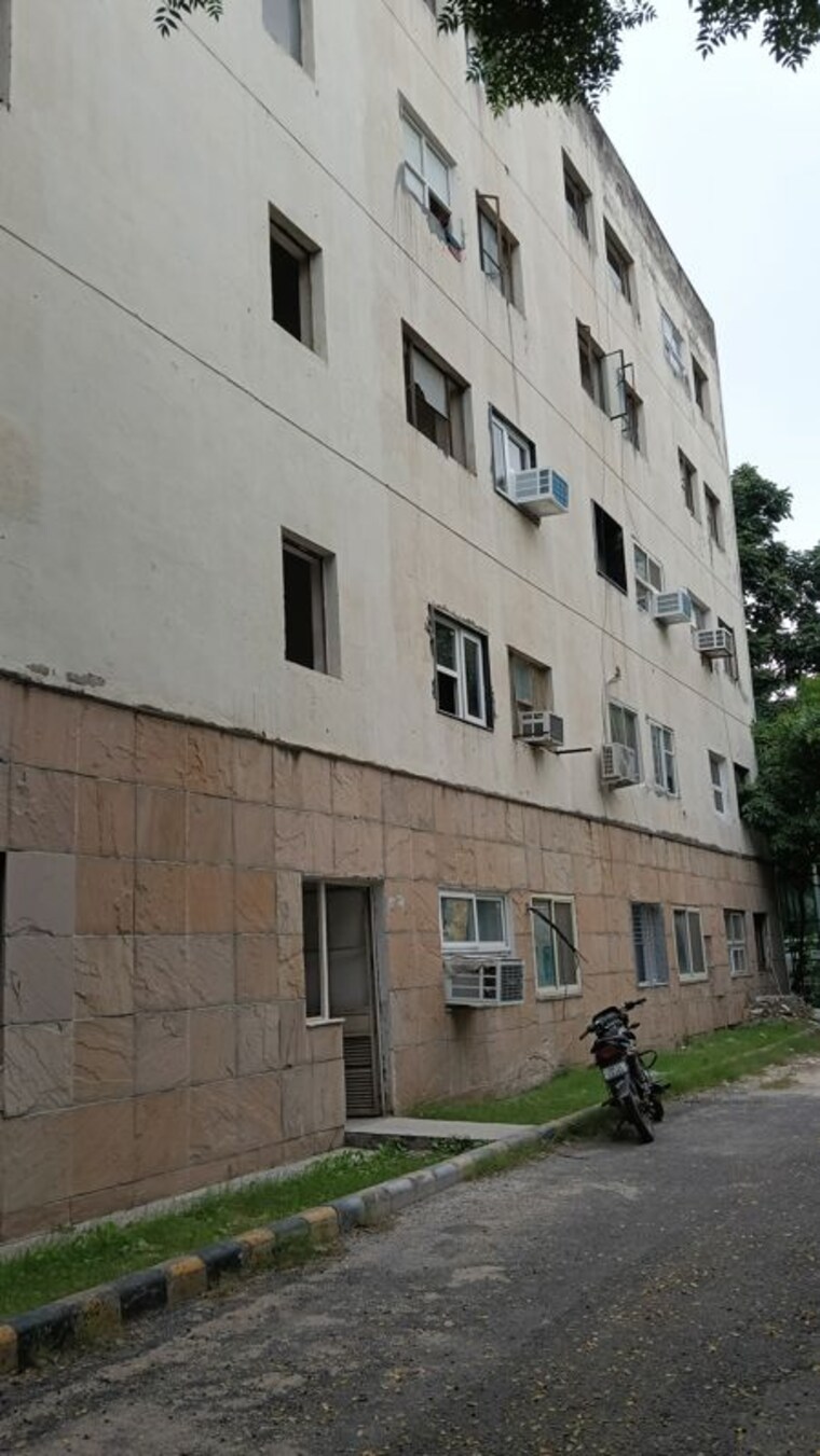 Exterior View, unitech-uniworld-gardens 1 RK 200 Sq.Ft. Apartment In Sector 47 Gurgaon 10451245
